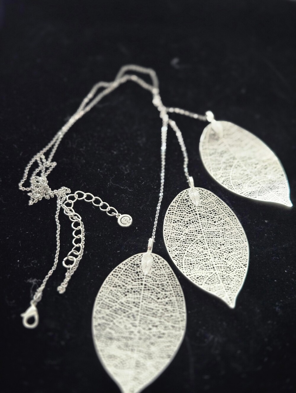 1946 Silver Leaf Trio Pendant Necklace -  28" With 3" Ext 7" Drop - Picture 4 of 8